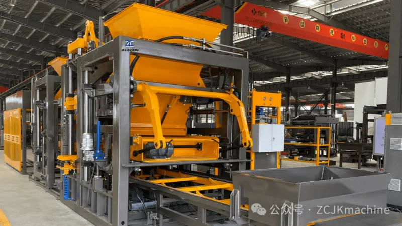 Maszyny do produkcji bloków napędzane serwo: obniż koszty energii elektrycznej o 30–50% dzięki energooszczędnej technologii